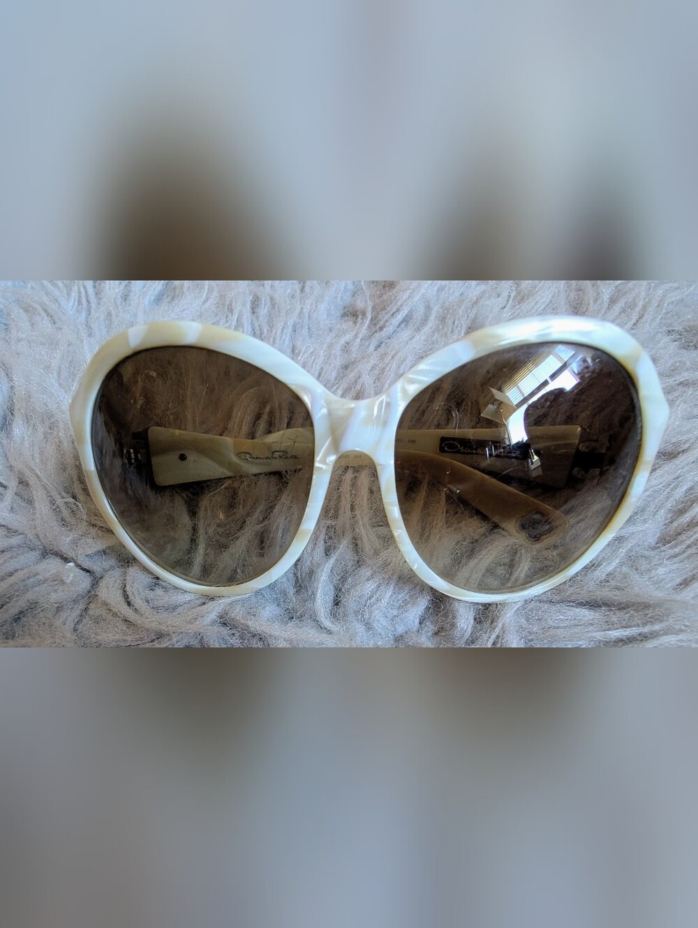 Oscar de la Renta Pearl White Marbled Women's Sunglasses